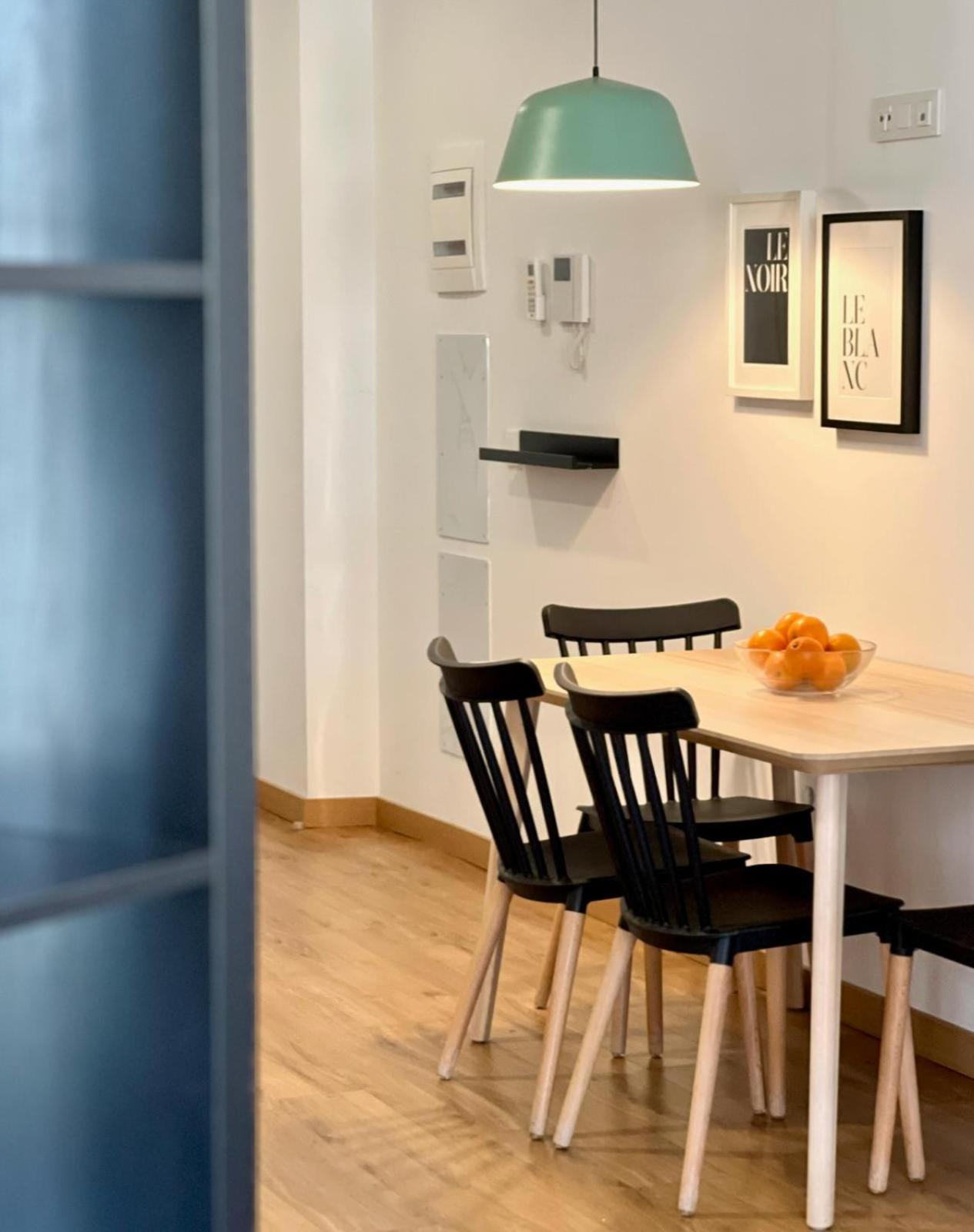 Apartamentos De Pradas Valenza Esterno foto