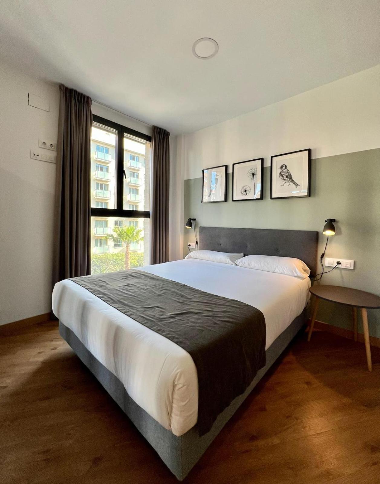 Apartamentos De Pradas Valenza Esterno foto