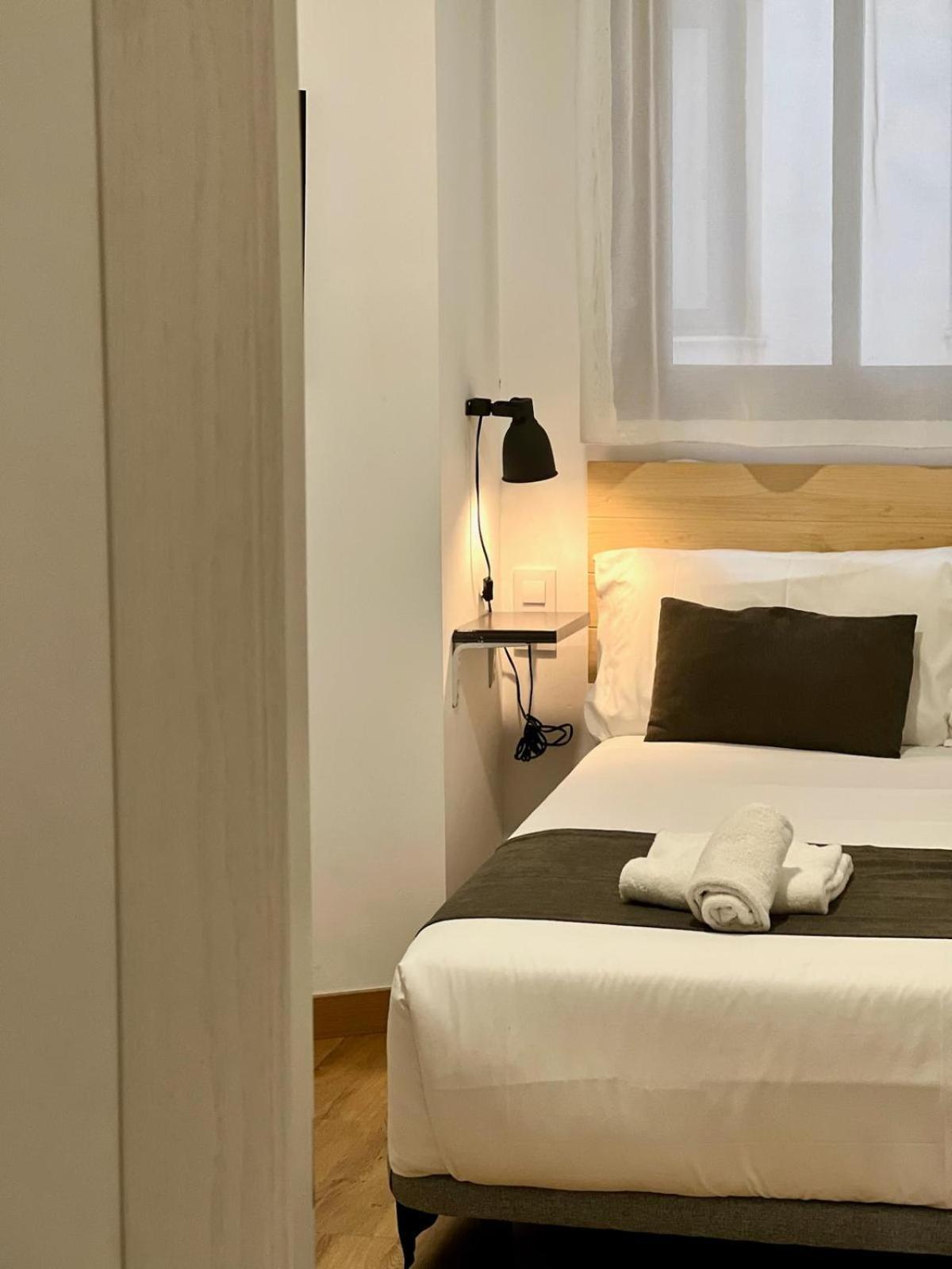 Apartamentos De Pradas Valenza Esterno foto