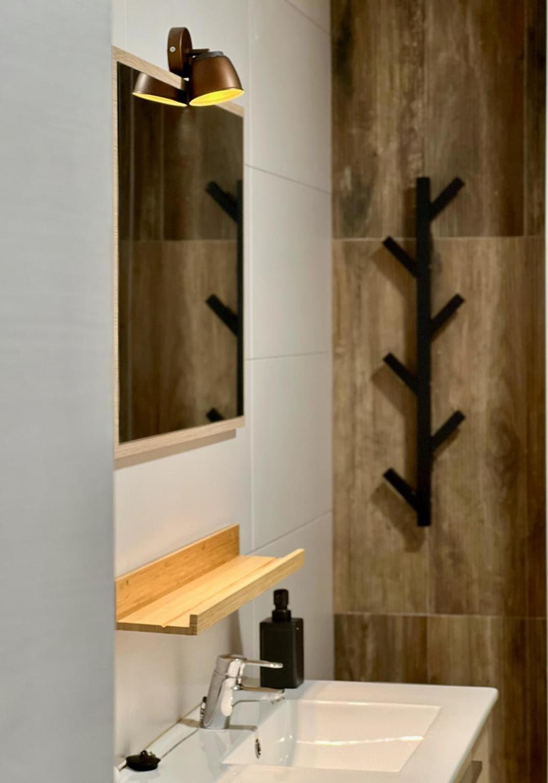 Apartamentos De Pradas Valenza Esterno foto