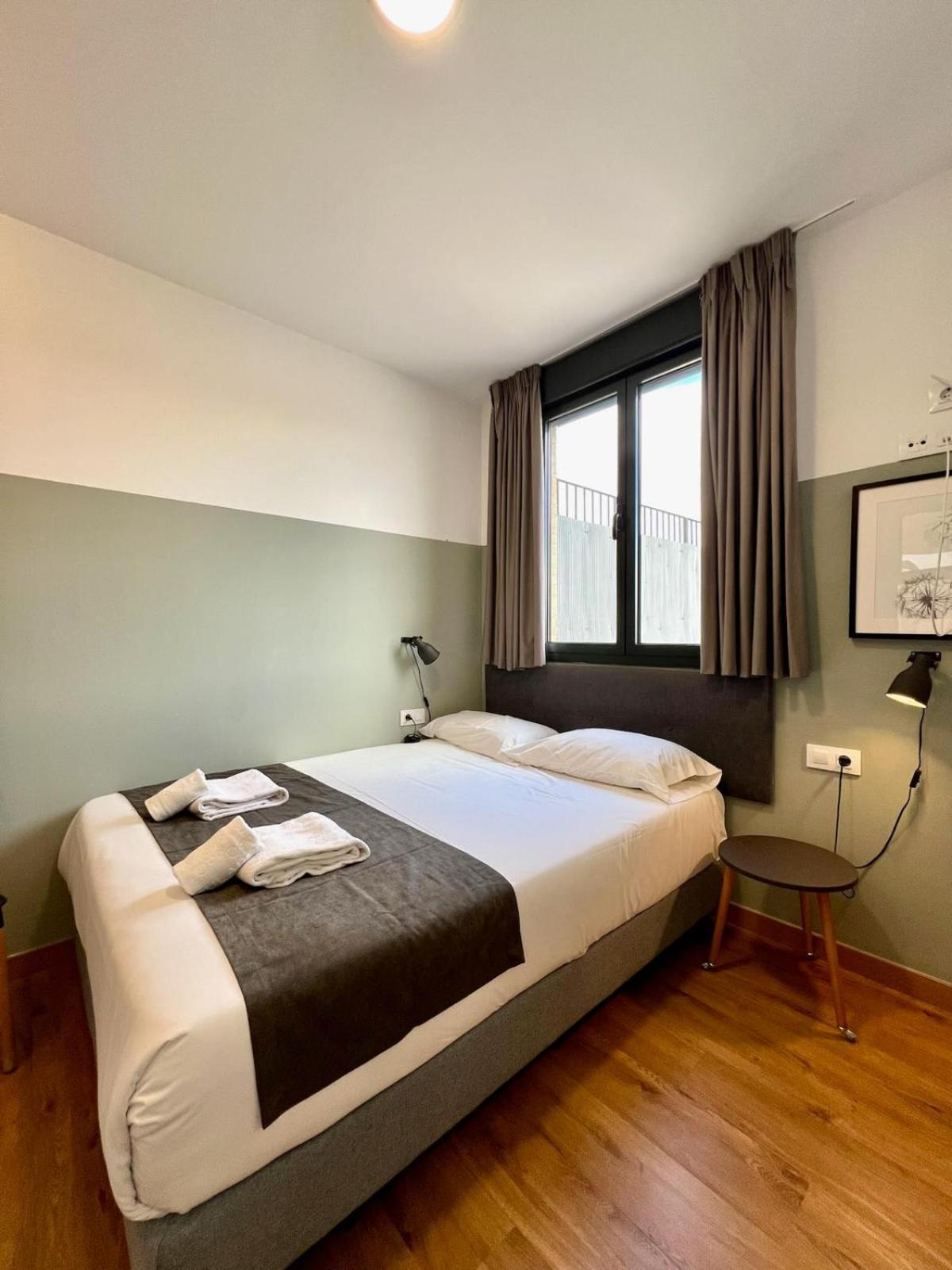 Apartamentos De Pradas Valenza Esterno foto